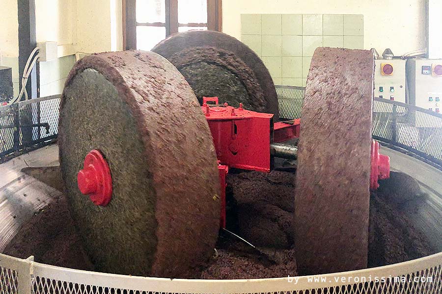 Stone Crushed Olive Oil