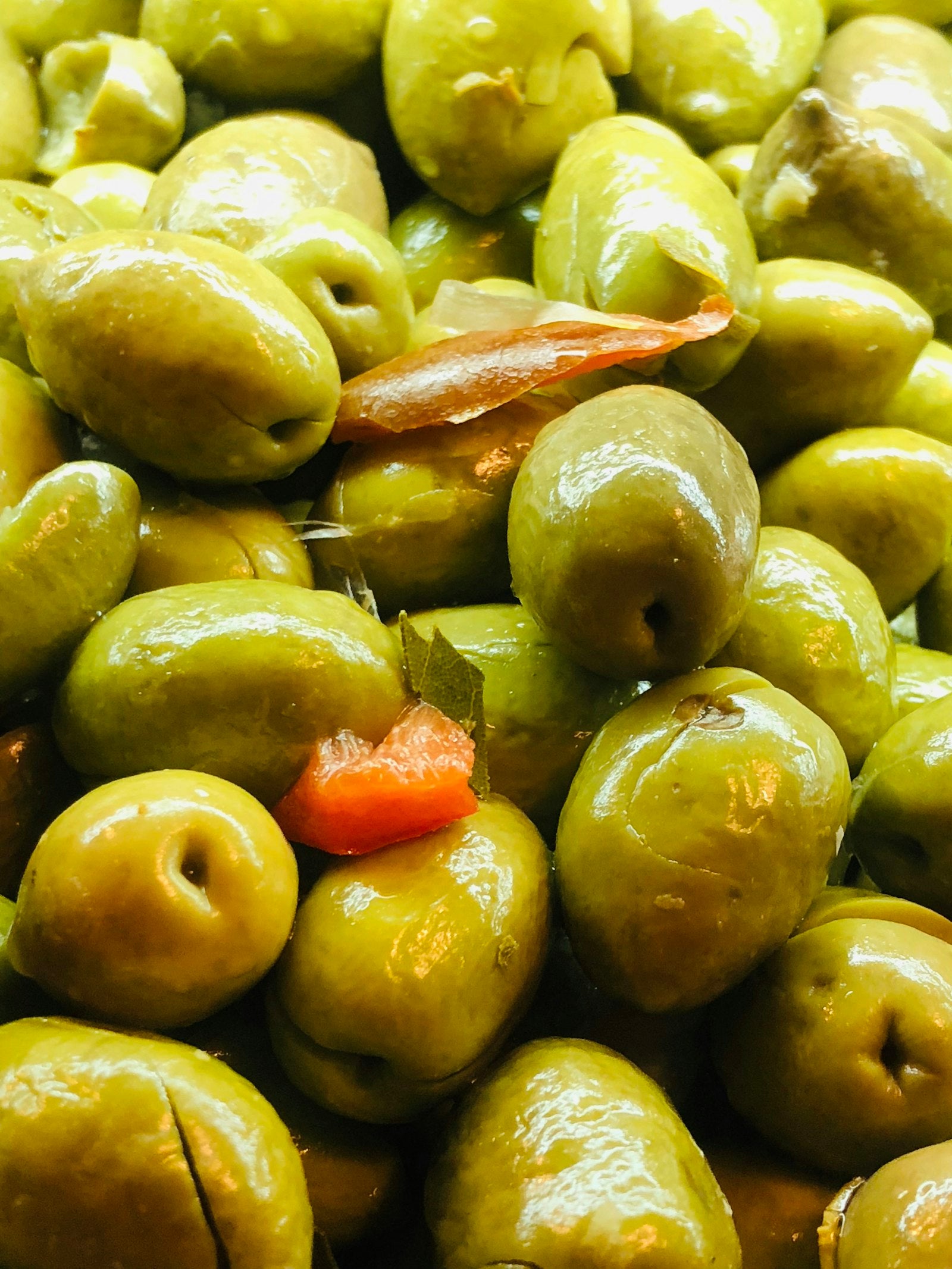 Olives farcies marinées — image d'illustration